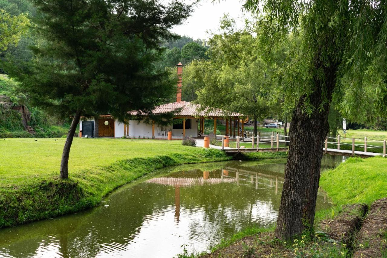 Casa Montana Hotel チチカステナンゴ エクステリア 写真